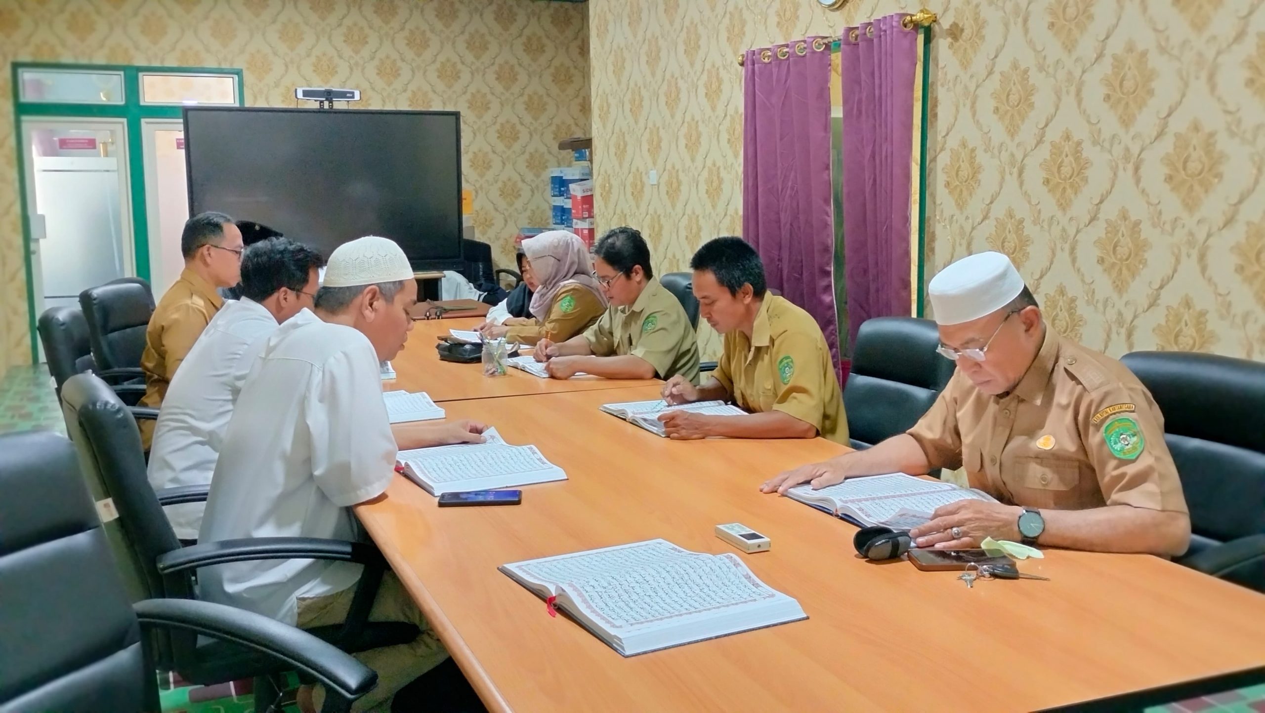 Gerakan Etam Mengaji (GEMA) Minggu Kedua Ramadhan di Kantor Kecamatan Kota Bangun Darat