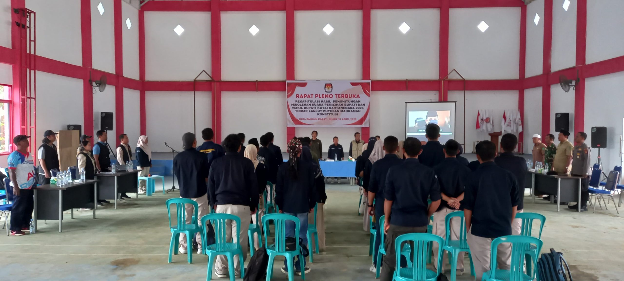 PPK Kota Bangun Darat Gelar Rapat Pleno Terbuka Pemungutan Suara Ulang Pilkada Kukar 2024 Tingkat Kecamatan