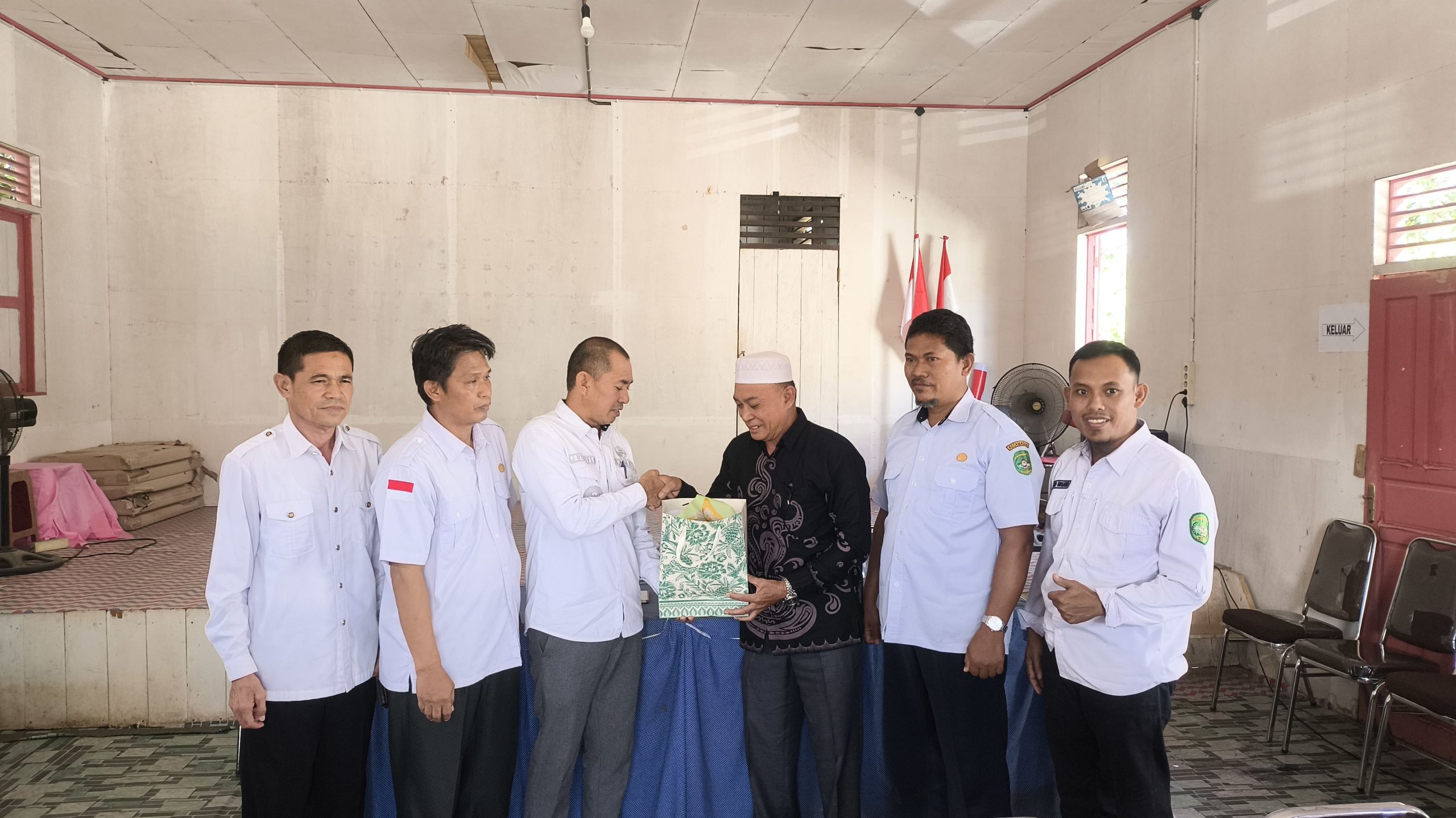 Pelepasan Purna Tugas dan Sertijab Kasi Pemerintahan Kecamatan Kota Bangun Darat