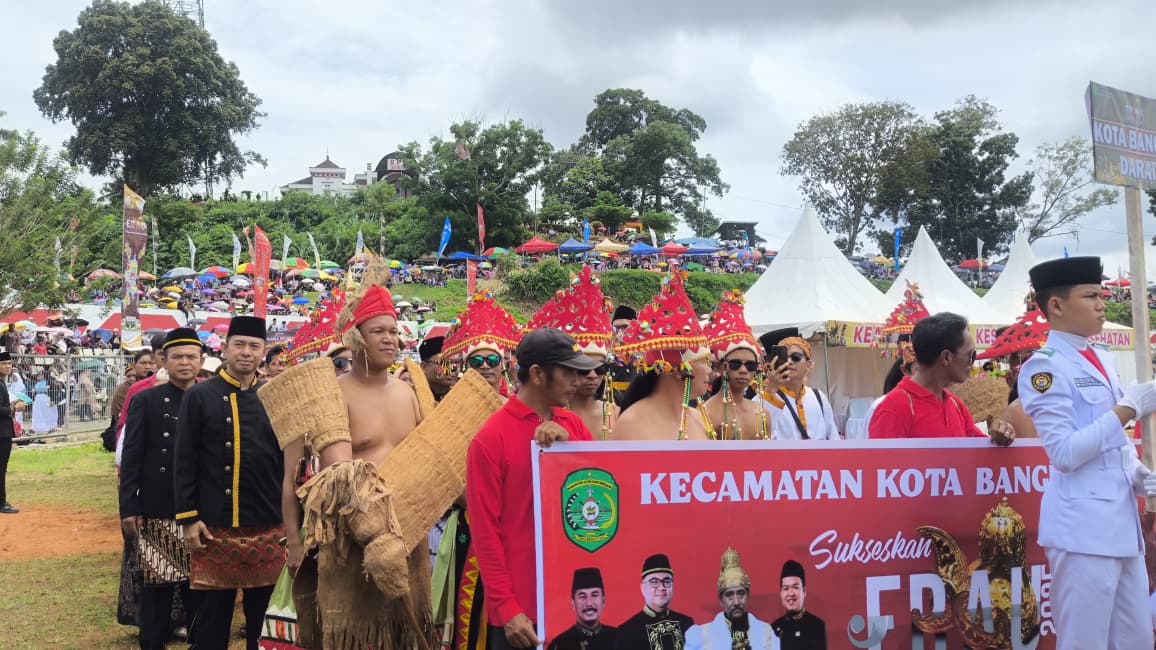Pembukaan Erau Adat Kutai 2025, Kota Bangun Darat Hadir dengan Budaya Adat Belian