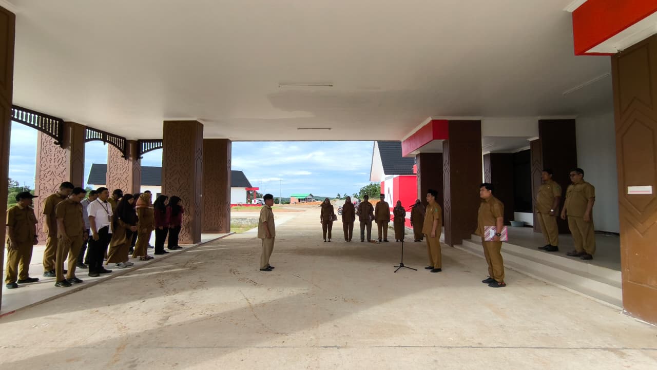 Pemerintah Kecamatan Kota Bangun Darat Gelar Apel Senin Pagi, Perkuat Disiplin dan Evaluasi Kinerja ASN di Awal Tahun 2026