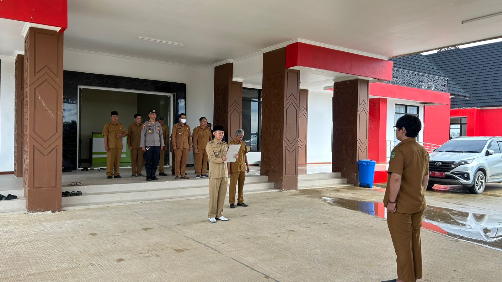 Apel Senin Pagi dan Halal Bihalal Pasca Idulfitri di Kecamatan Kota Bangun Darat